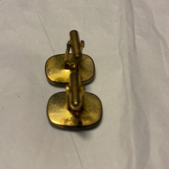 Vintage cuff links Goya image of Manuel Osiris Austria gold tone set of two - Picture 4 of 9